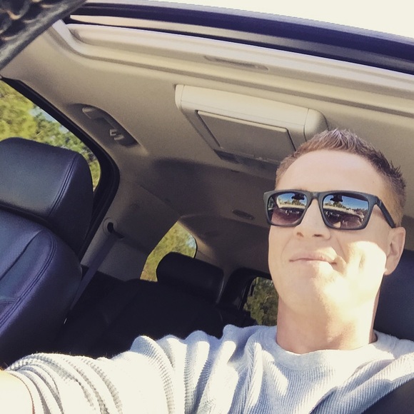 Profile Picture of Jeremy Lenderman (@jeremylenderman) on Poshmark
