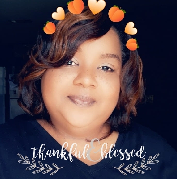 Profile Picture of Shemekia Mcreynolds (@shemekial232) on Poshmark