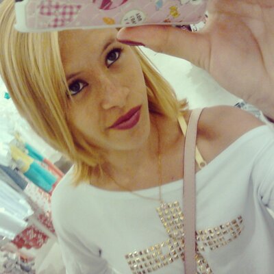 Profile Picture of Monique Rocha (@moniquerocha567) on Twitter