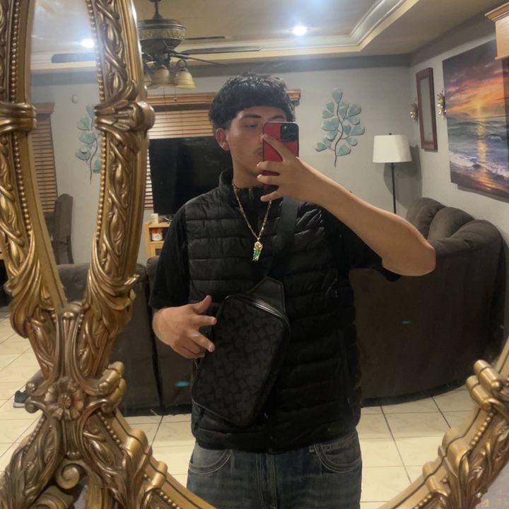 Profile Picture of Noel (@polonoel) on Tiktok