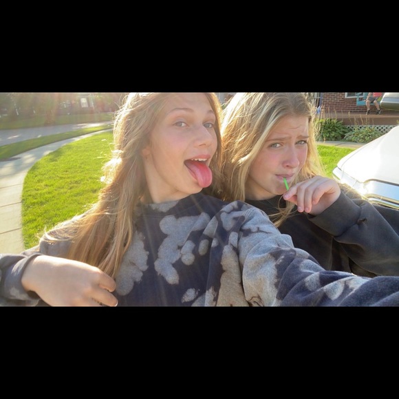 Profile Picture of Sasha Marshall (@sasha_marshall) on Poshmark