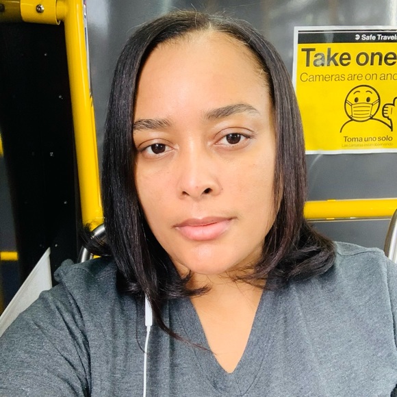 Profile Picture of Ivett Lopez (@ivett869) on Poshmark