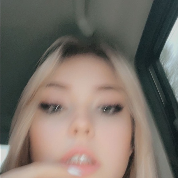 Profile Picture of Brianna Moller (@briannaleigh11) on Poshmark