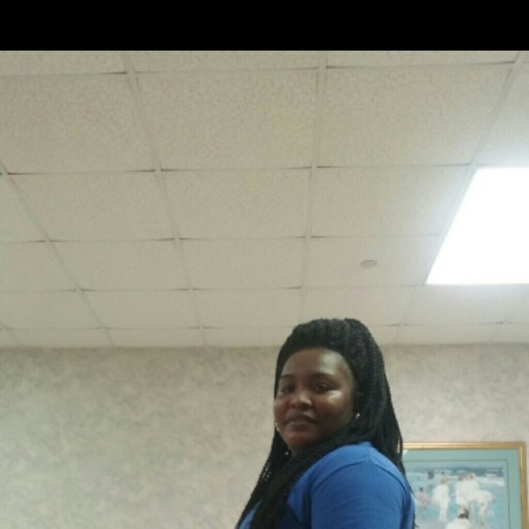 Profile Picture of Christine Blunt (@christineblunt) on Poshmark