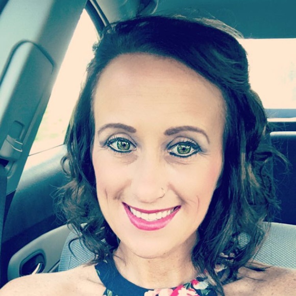 Profile Picture of Sara Meyerhoefer (@saraann82) on Poshmark