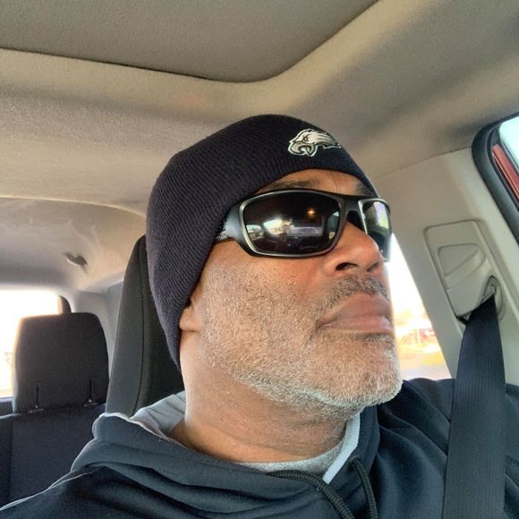 Profile Picture of Todd Bell (@todd6943) on Poshmark