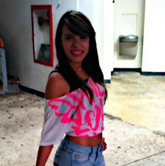 Profile Picture of Paulette Aponte navedo (@pollyvolly8) on Poshmark