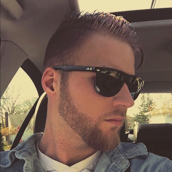 Profile Photo of Cody Sauer (@codysour) on Poshmark