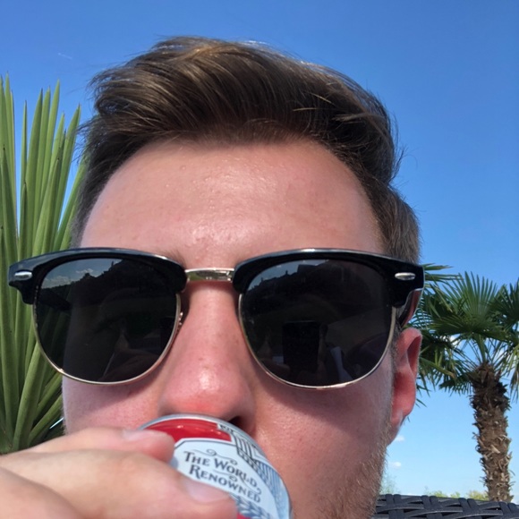 Profile Picture of Andre Lapierre (@andre_lapierre) on Poshmark