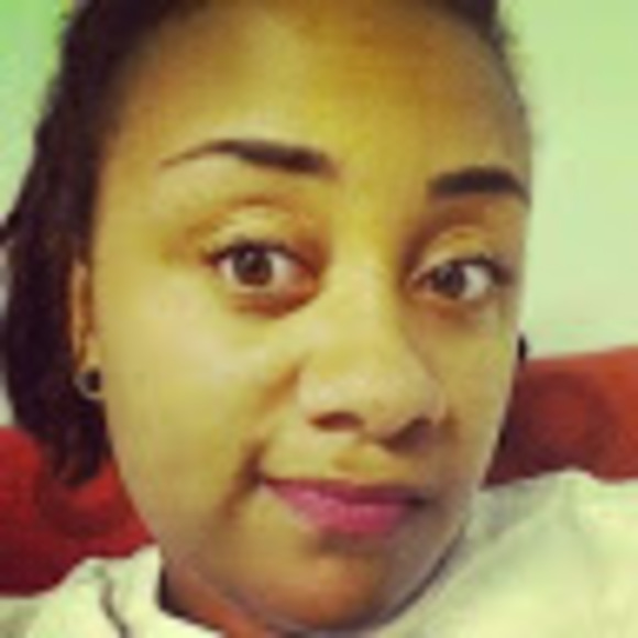 Profile Picture of Diamond Benjamin (@diamondbenja615) on Poshmark