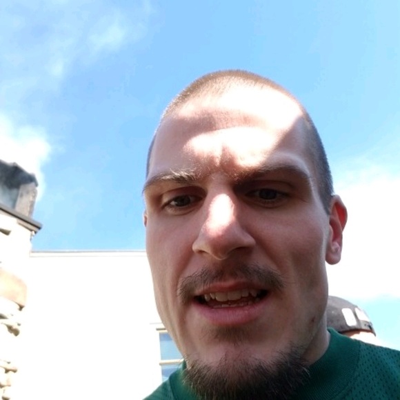 Profile Picture of Louis Mierau (@louismierau) on Poshmark