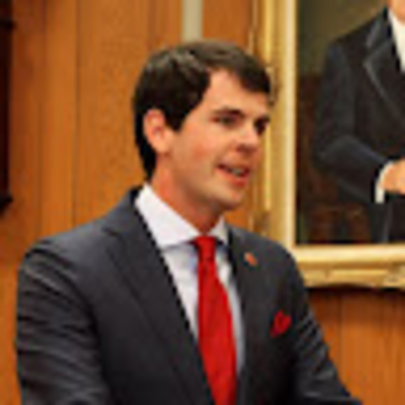 Profile Picture of Fuller Cridlin (@leecocwa) on Poshmark