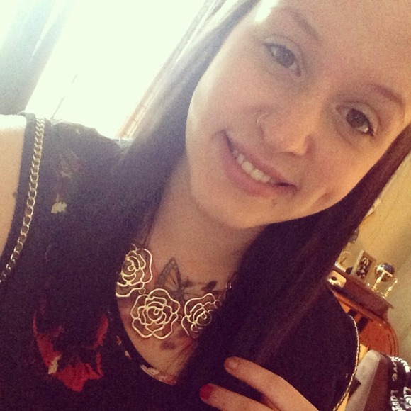 Profile Picture of Amber Dinardi (@am_marie) on Poshmark