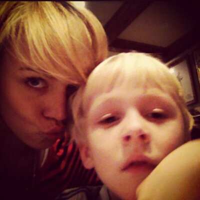 Profile Picture of Alexandria Everett (@AlexEverettPH) on Twitter