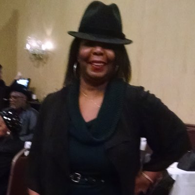 Profile Picture of Julia (@JuliaTolliver) on Twitter