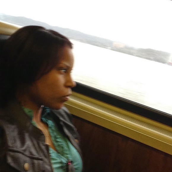 Profile Picture of Shirley Jiminian (@redd1821) on Poshmark