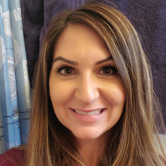 Profile Picture of Melinda Edwards (@mindysue86) on Poshmark