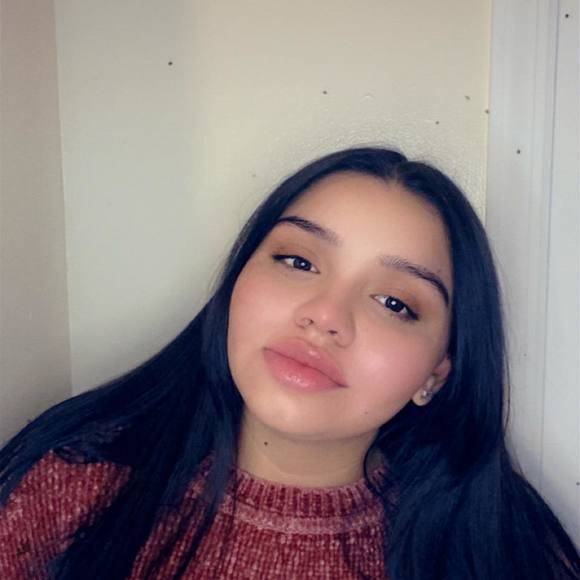 Shevanyelle Maldonado - Poshmark Profile Picture of Shevanyelle Maldonado (@shevanyellem) on Poshmark