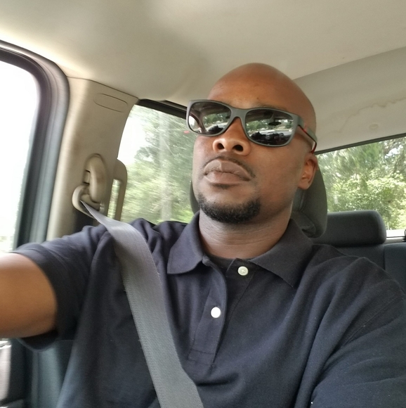 Profile Picture of Rodney Dixon (@dixon732) on Poshmark
