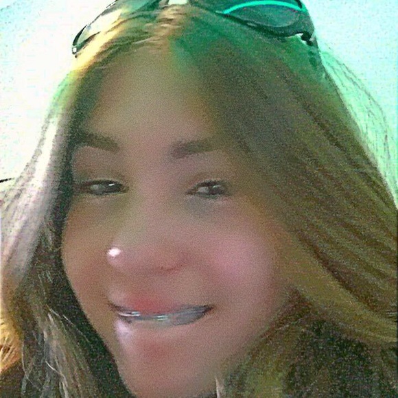 Profile Picture of Taylor Fraser (@taylorrfraser) on Poshmark