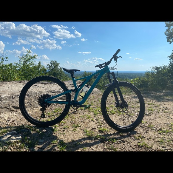 Profile Picture of Brian Martins (@bmartins04) on Poshmark