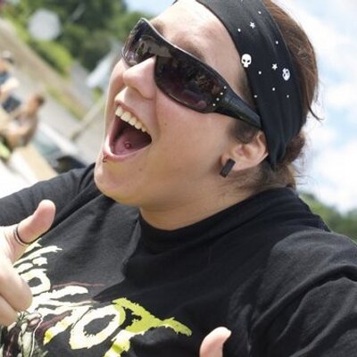 Profile Picture of Jillian MacInnis (@Jillymac420) on Twitter