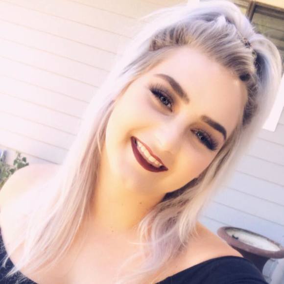 Profile Picture of Carly Jade (@cjm22) on Poshmark