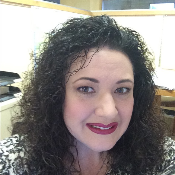 Profile Picture of Jody Lusby (@hrhlotus) on Poshmark