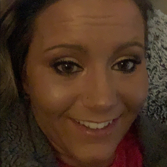 Profile Picture of Heather Keaton (@heather_keaton) on Poshmark