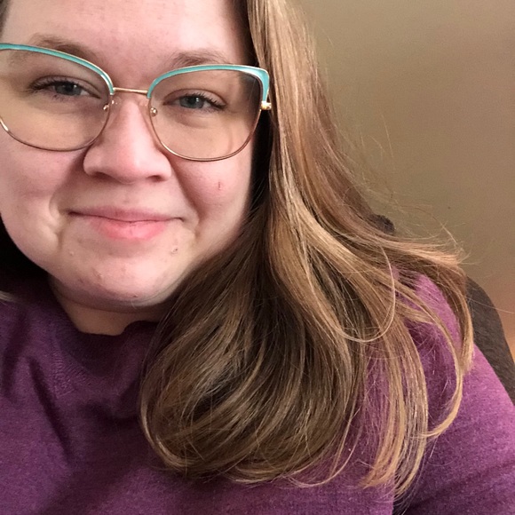 Profile Picture of Tabitha Newton (@tabdfeaster) on Poshmark