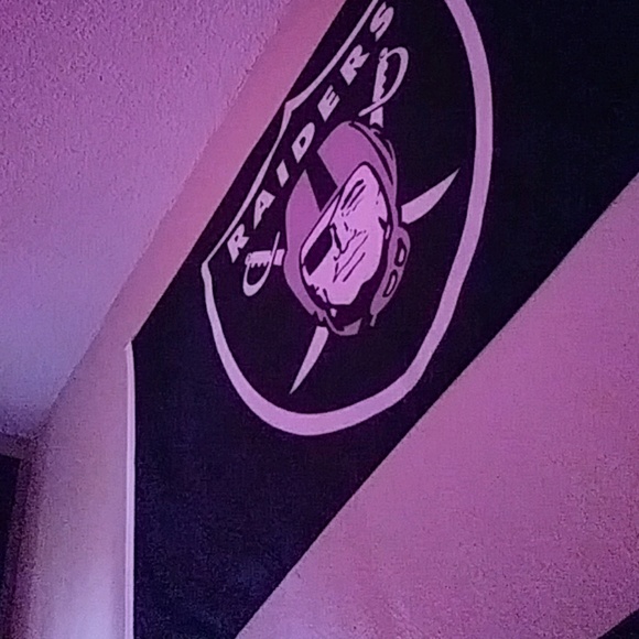 Profile Picture of Eddie James (@vamplyfe4209) on Poshmark