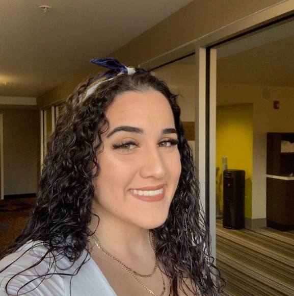 Profile Picture of Lorenis Fleites (@lorenisfleites3) on Poshmark