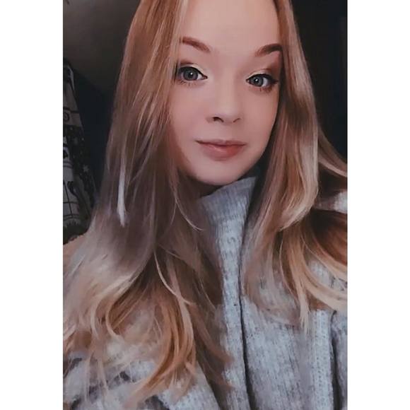 Profile Picture of Kristina Norvish (@kristinanorvish) on Poshmark