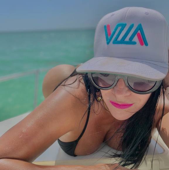 Profile Picture of Irailyn Gomez (@irailyn) on Poshmark