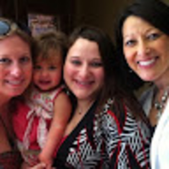 Profile Picture of Paula Palermo (@ppalermo10) on Poshmark