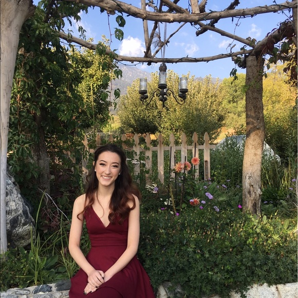 Profile Picture of Jenevieve Labunski (@mellojellojen) on Poshmark