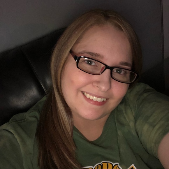 Profile Picture of Janet Neff (@janetneff88) on Poshmark