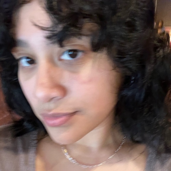 Profile Picture of Sam Chavez (@strawberrisam) on Poshmark