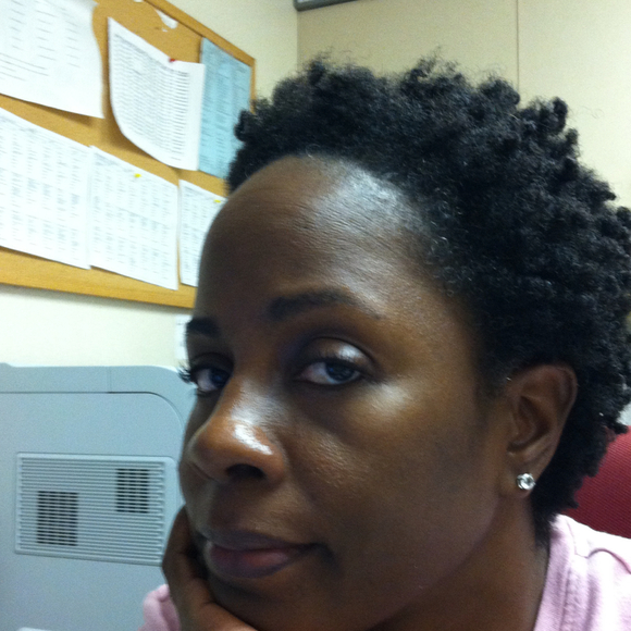 Profile Picture of Cheryl English (@cherylenglish) on Poshmark