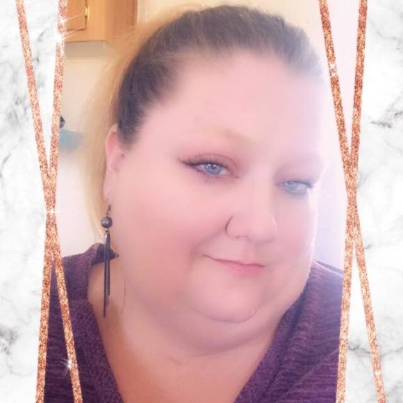 Profile Picture of Crystal Liming (@okblondie_1975) on Poshmark
