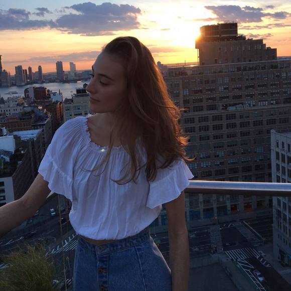 Profile Picture of Vesna Bozic (@vess125) on Poshmark