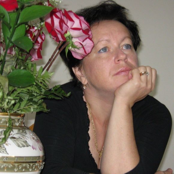 Profile Picture of Elena Sivers (@evsivers) on Poshmark