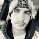 Profile Picture of Chris Tawney ( Official™ ) (@aliencuddle) on Instagram