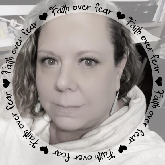 Profile Picture of Kimberly Skeen (@kaskeen1960) on Poshmark