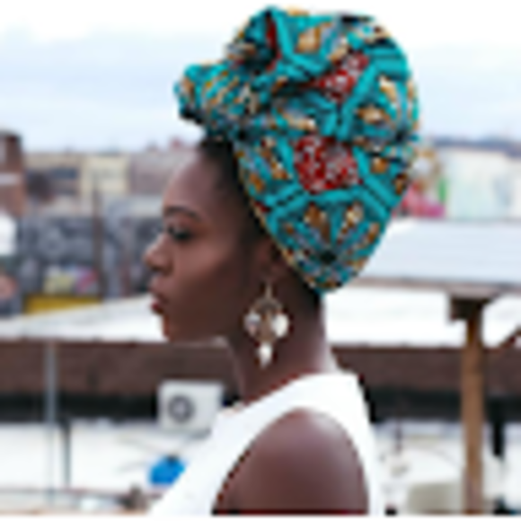 Profile Picture of Jerianne Clarke (@highwaistjeans) on Poshmark