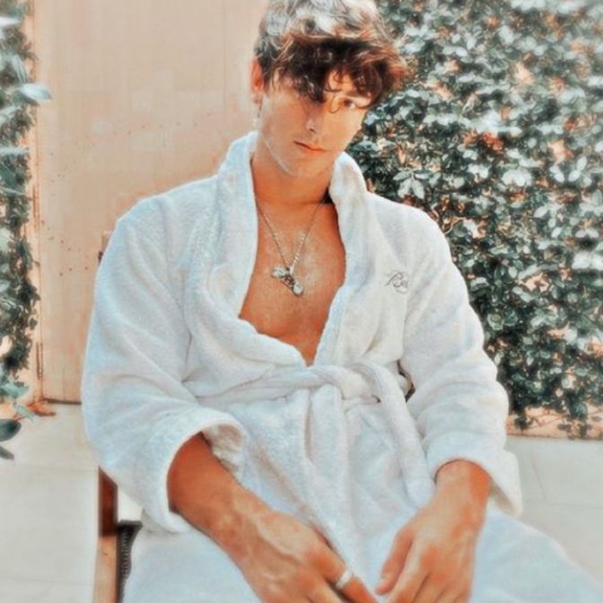 Profile Picture of 𝗮𝗺𝗲𝗿𝗶𝗰𝗮|| 0.0𝗸 (@brycesalmond) on Tiktok