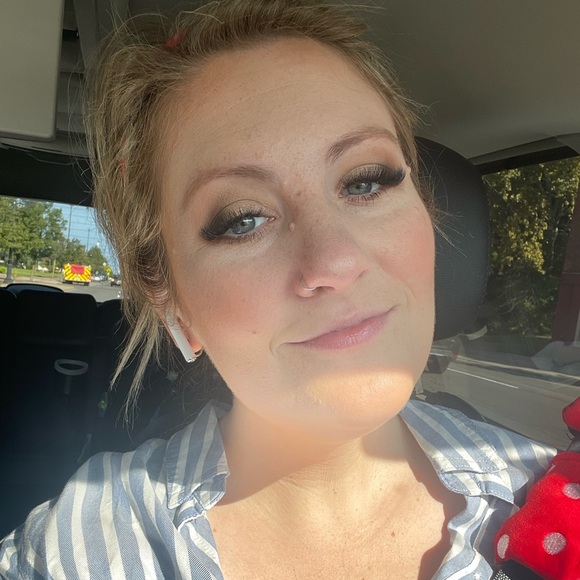 Profile Picture of Kayla Montagna (@kaylawood0315) on Poshmark