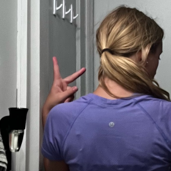 Profile Picture of Carlie Carothers (@carliecarothers) on Poshmark