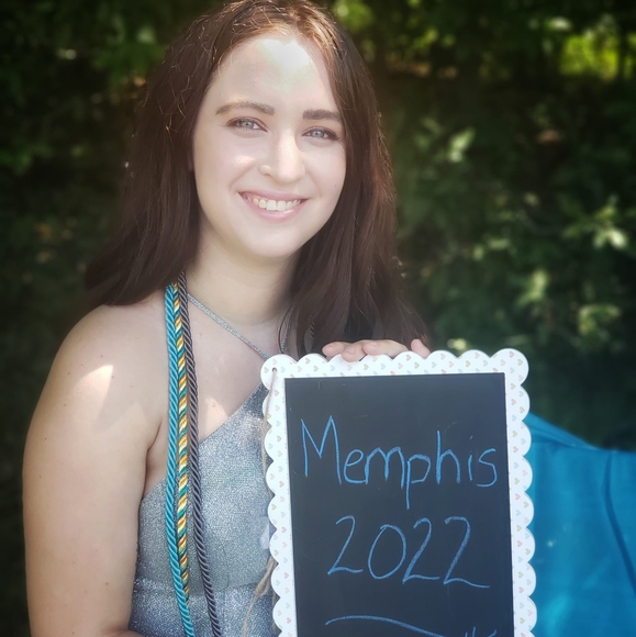 Profile Picture of Breezy Kramer (@brez2121) on Poshmark