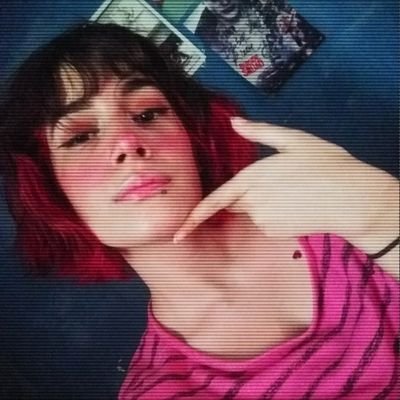 Profile Picture of Isabel Villalobos (@bttrf4k) on Twitter